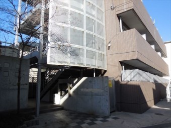 鉄骨造3階建てマンションの屋根工事