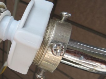 洗濯機の給水ホースを接続するときに必要な元口は強い水圧にも耐えている。街の屋根やさん宝塚店