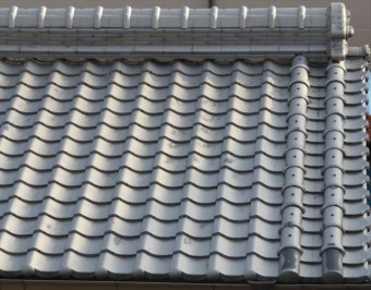 日本瓦屋根の風格を表す箕の甲屋根