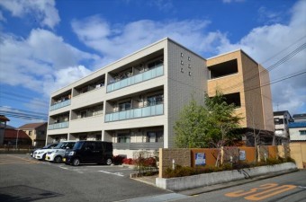 マンションの屋根の形状は