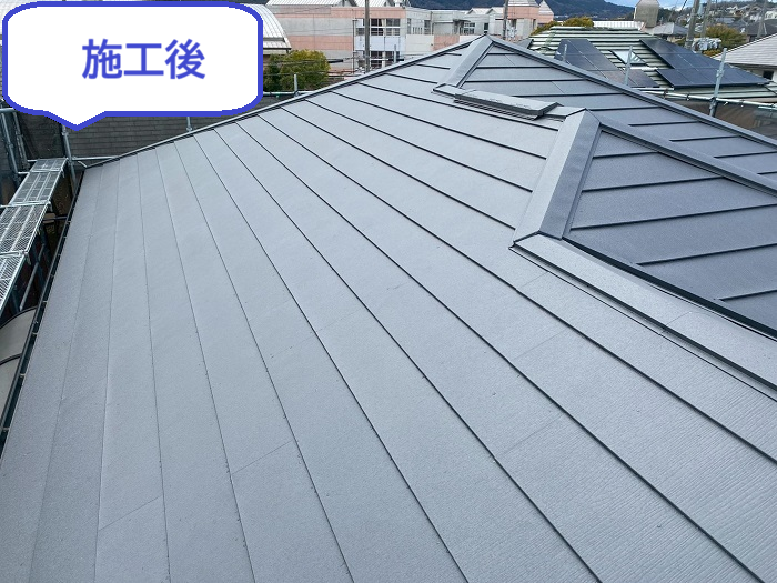 加古郡播磨町で強風被害により火災保険申請し屋根カバー工法を行った後の様子