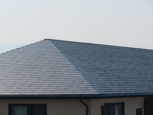 コロニアルやカラーベストはスレート系屋根材として大変に普及した屋根材で有名になった