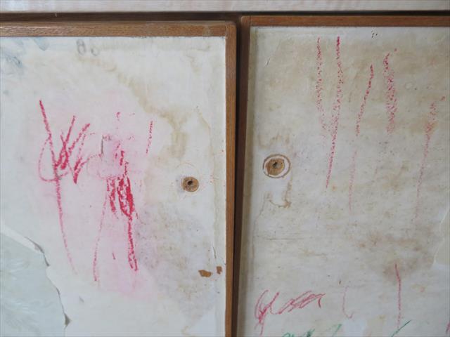 造り付け家具の取っ手が外れてなくしてしまい、子供がクレヨンで落書きをした場合は原状回復義務を負う