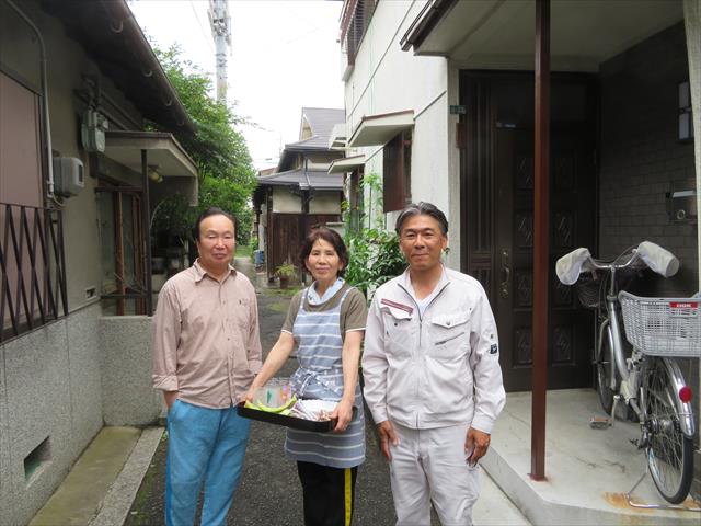 茨木市で地震台風被害でガルバリウム屋根に葺き替えたお客様の声