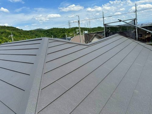 屋根葺き替え工事後の屋根