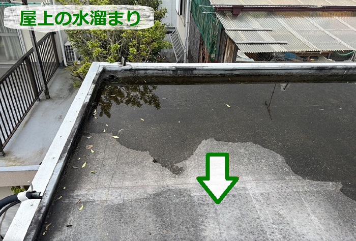 屋上の水溜まり