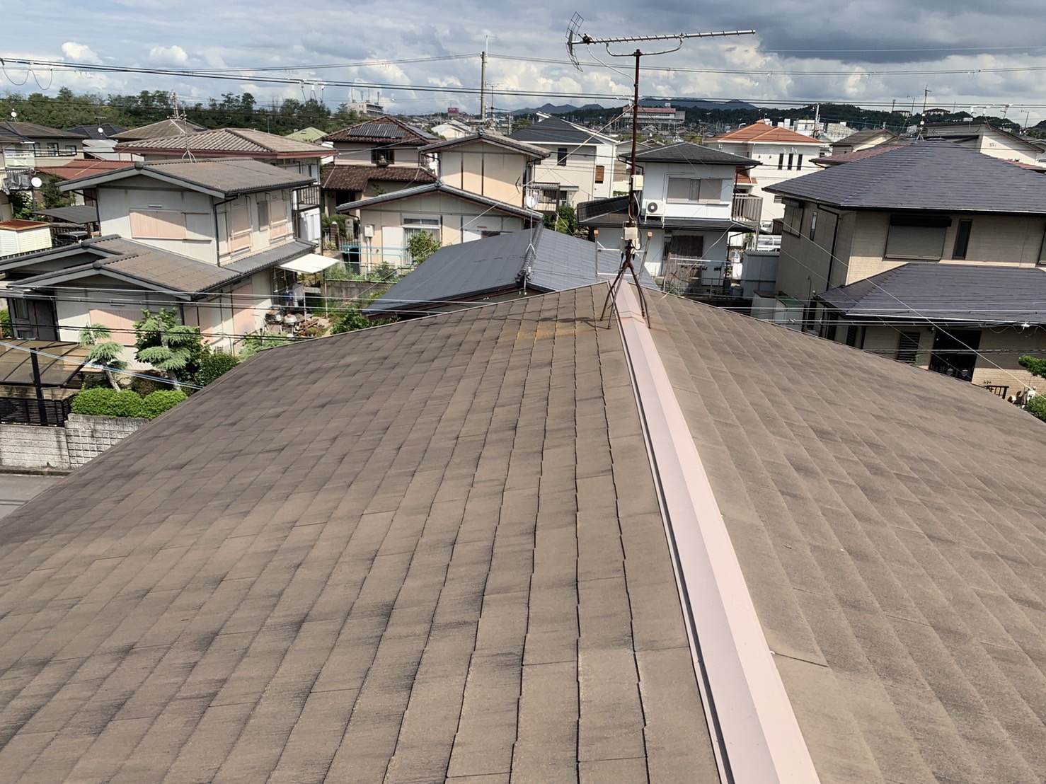 屋根塗装工事前のスレート屋根