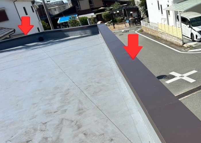 市川町　屋上のパラペット上部の笠木板金をガルバリウム鋼板へ交換した後の様子