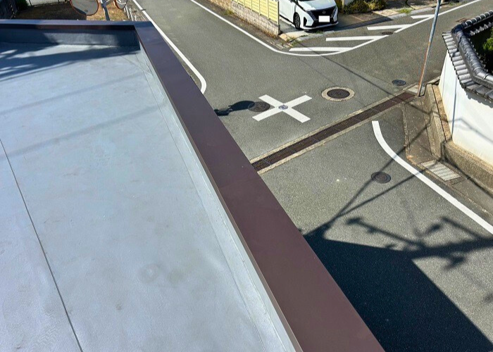 市川町　屋上のパラペット上部の笠木板金をガルバリウム鋼板へ交換完了