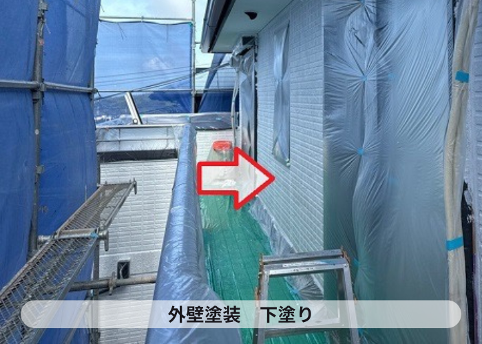 宝塚市　ラジカル制御を用いた外壁塗装　下塗り