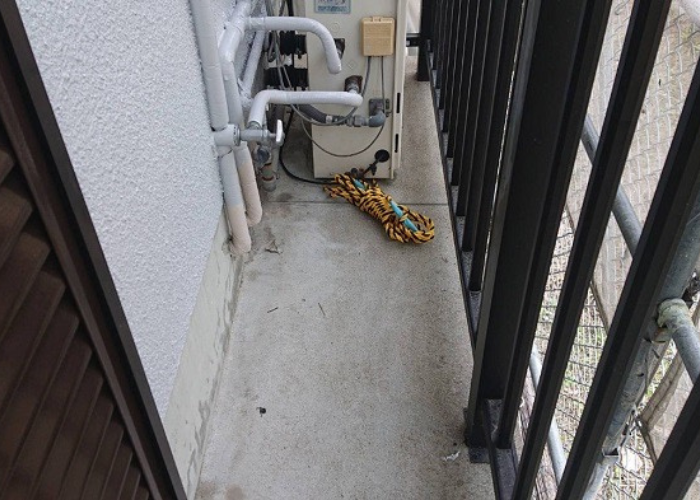 神戸市中央区でベランダ防水を行う前の様子