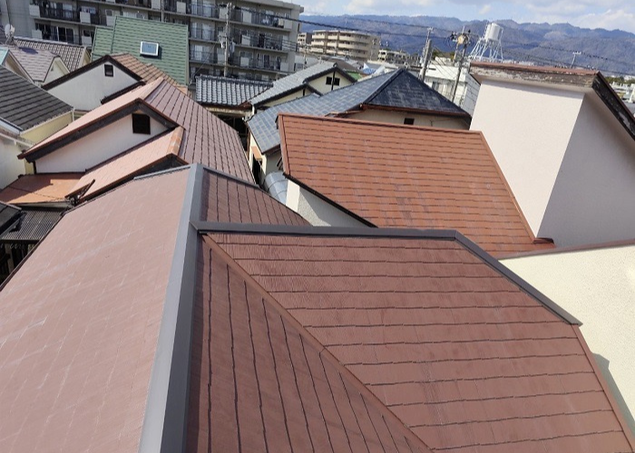 神戸市中央区で春一番の強風対策としてスレート屋根補修の屋根板金取り替えを行った後の様子