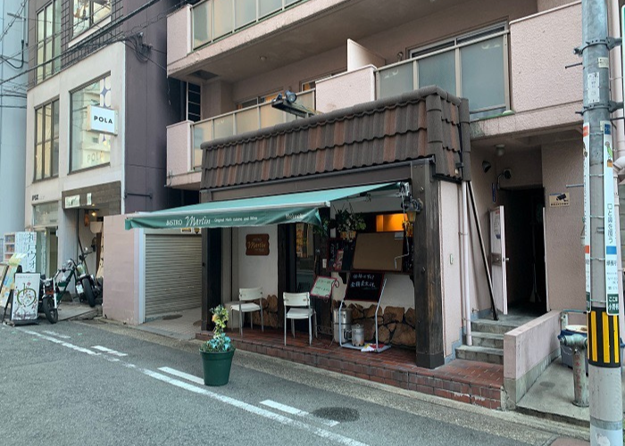 神戸市中央区でディプロマットスターローマンを用いて店舗屋根のリフォームを行った後の様子
