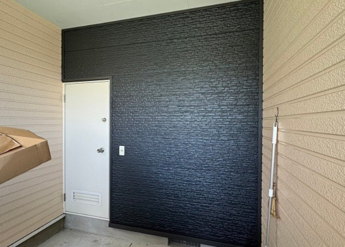 猪名川町　外壁補修工事を行った後の金属サイディング