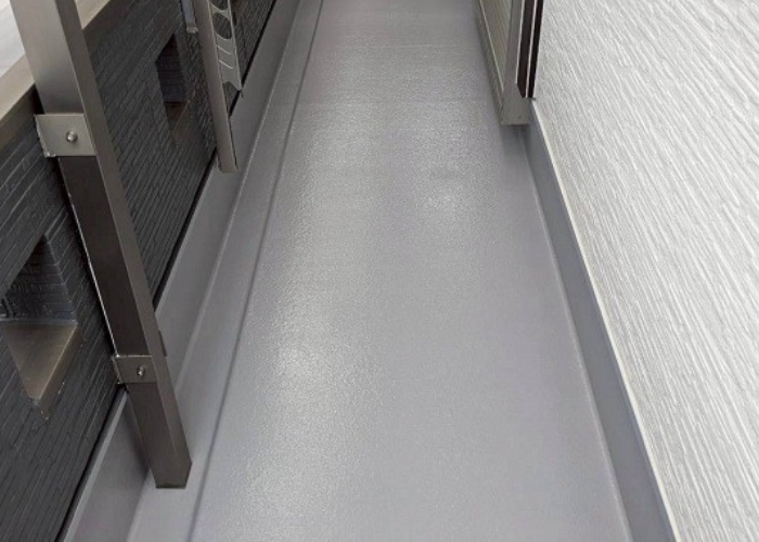 宝塚市でベランダ防水工事としてＦＲＰ防水のメンテナンスを行った後の様子