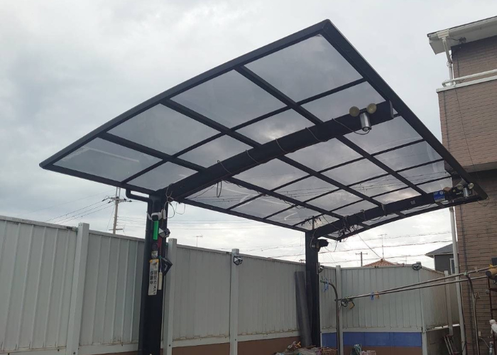 猪名川町　穴の開いたアクリル板を交換した後の様子