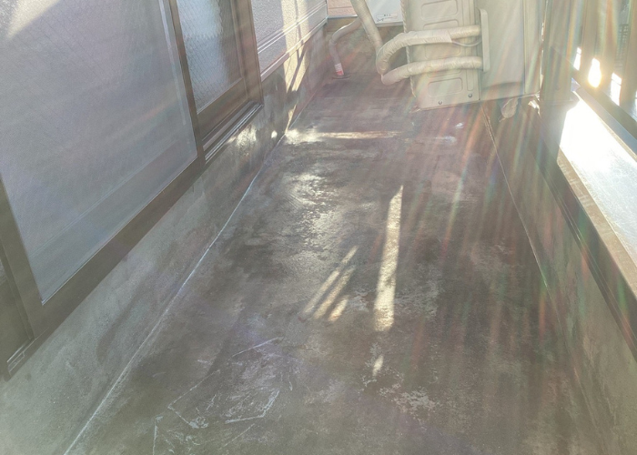 伊丹市　ベランダ防水工事を行う前の様子