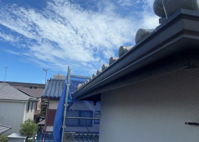 猪名川町　角型の塩ビ鋼板雨樋とりつけ