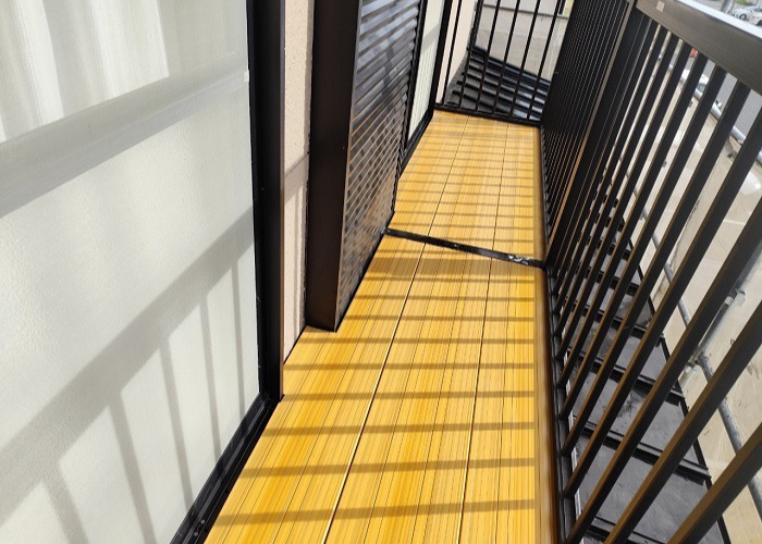 猪名川町　劣化して割れたベランダ床の貼り替えを行った後の様子