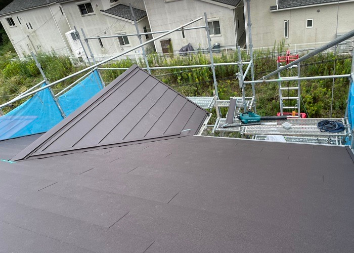 神戸市灘区　スレート屋根のカバー工法が完了