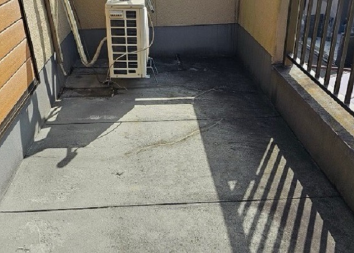 市川町にお住まいの方へ目地ありコンクリート防水への防水工事を行う前の様子