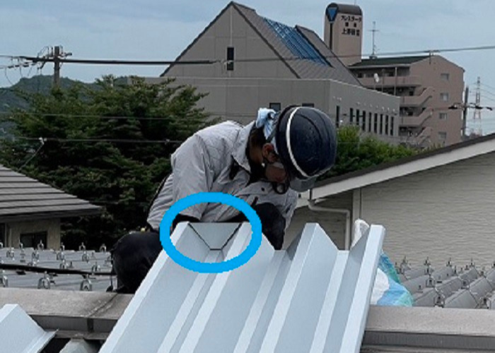 市川町　折板屋根に面戸取り付け