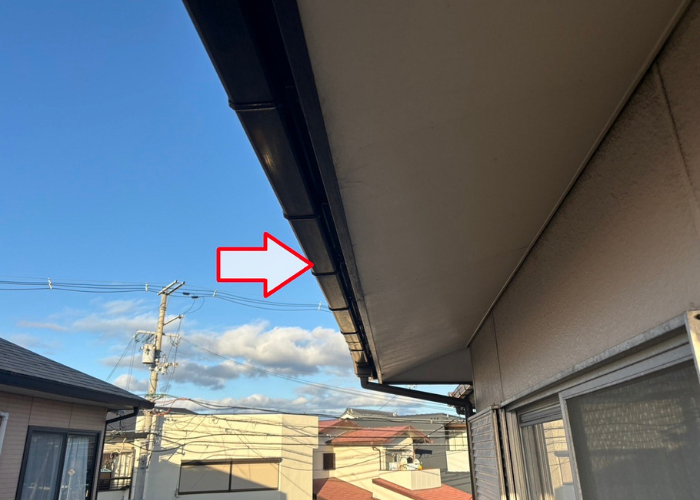 猪名川町　雨樋工事として軒樋交換を行う前の様子
