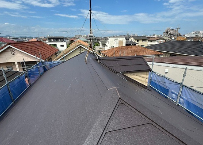 猪名川町　鳩小屋付きの屋根重ね葺き工事を行った後の様子