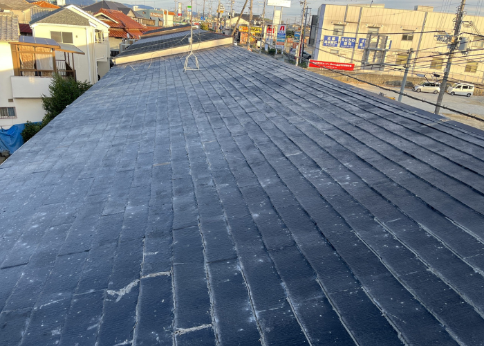 猪名川町　雨漏りしている片流れスレート屋根