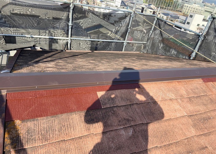 伊丹市　マンションでスレート屋根修理を行った後の様子