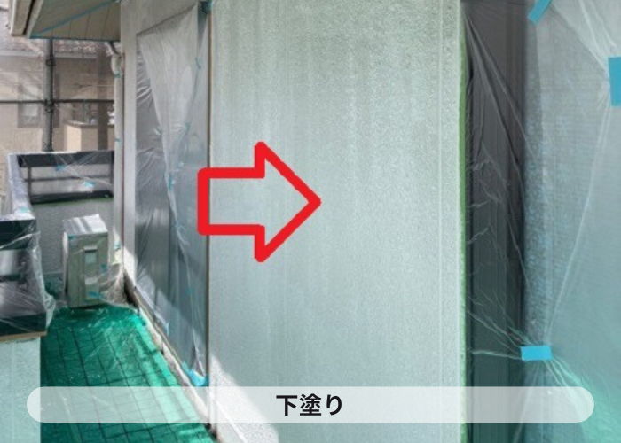 加西市　外壁塗り替えで下塗りしている様子