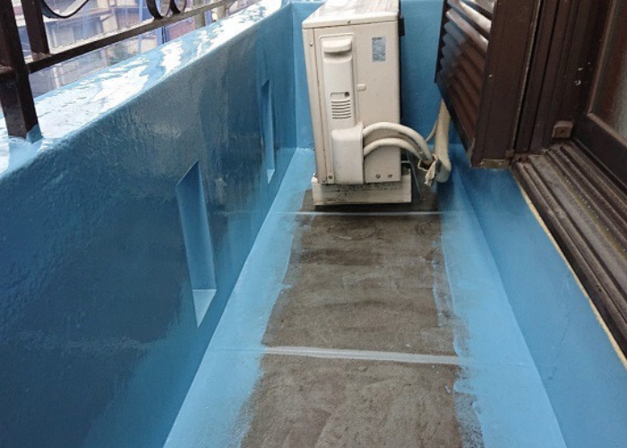 加西市　ベランダの立ち上がり　ウレタン防水中塗り