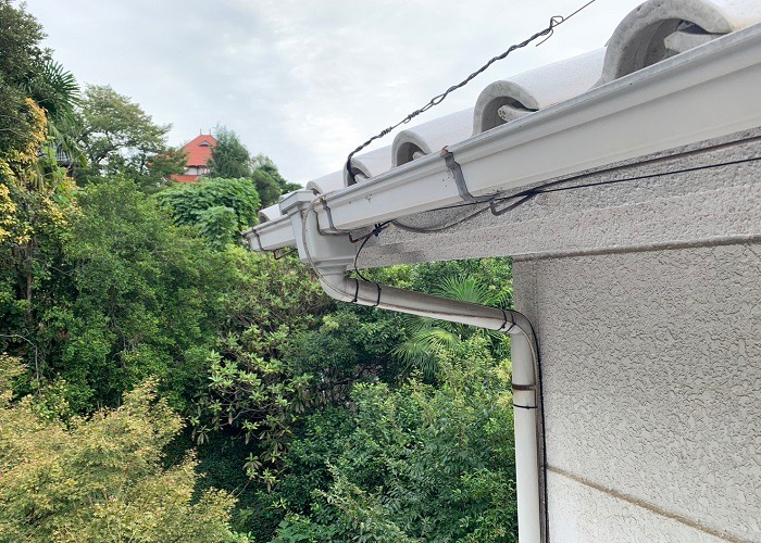 猪名川町　雨樋工事としてパナソニック製のPC50へ交換する前の様子