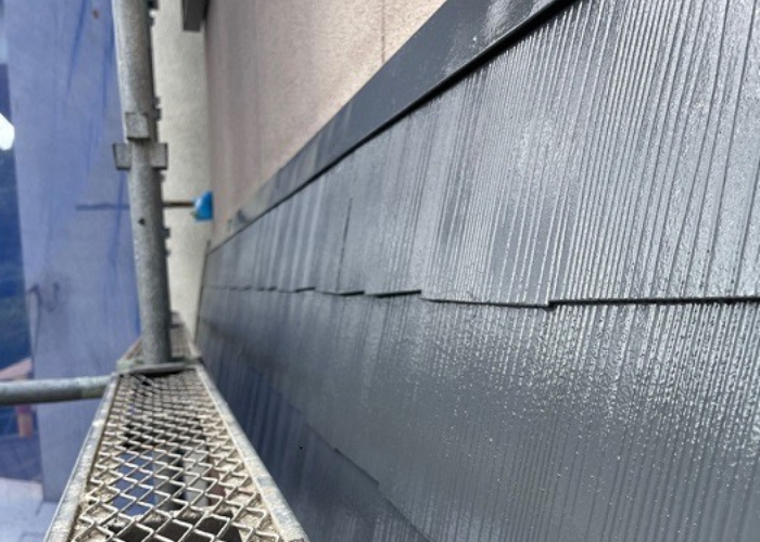 宝塚市　庇屋根の部分塗装を行った後の様子