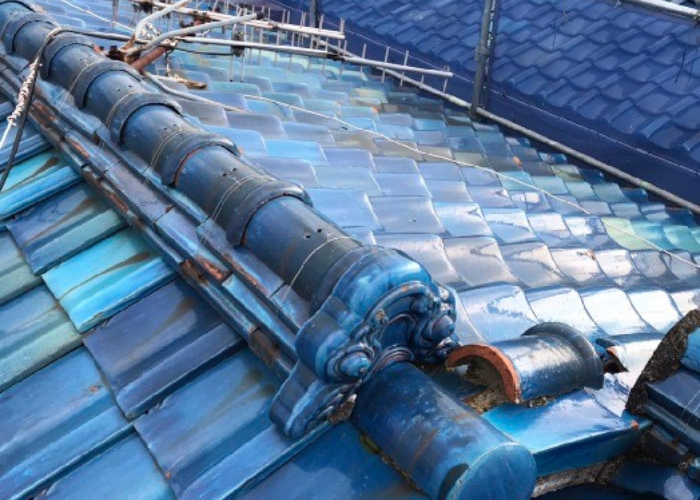 伊丹市　屋根葺き替え工事を行う前の瓦屋根