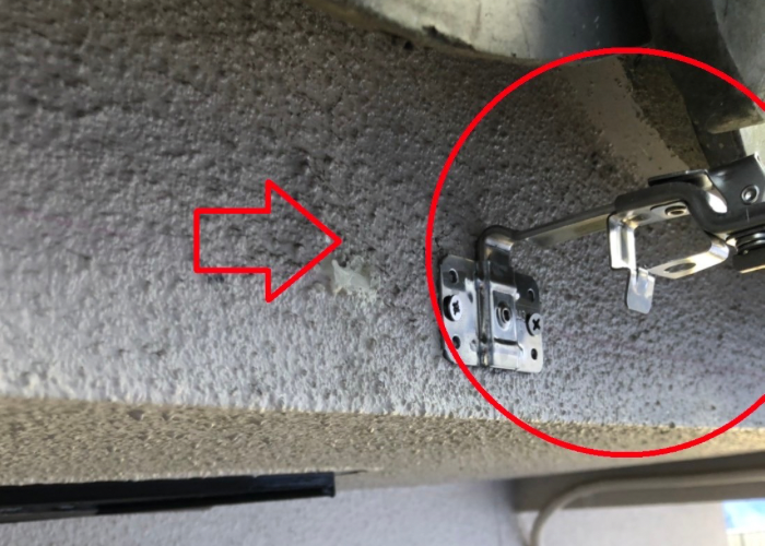 三木市　雨樋交換で使用したステンレスの金具