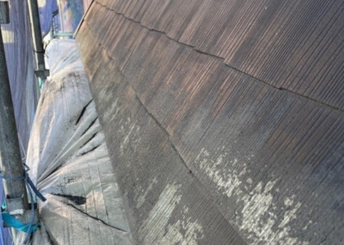 宝塚市　庇屋根の部分塗装を行う前の様子