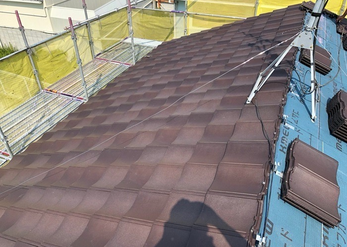 加西市　ルーガを葺いている様子