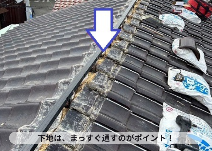 市川町　瓦屋根の耐震性を高めるための棟瓦取り直しで下地取り付け