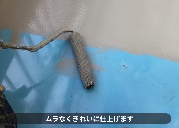 伊丹市　ベランダ防水工事で仕上げとなるトップコート塗り