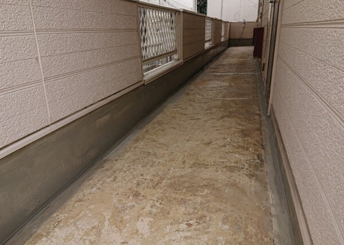 神戸市中央区　アパート廊下の撤去及び下地処理完了