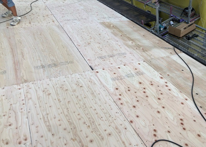 加西市　屋根葺き替え工事で下地用合板を貼った様子