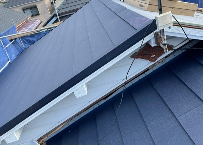 三木市での屋根葺き替え工事でIG工業スーパーガルテクトを貼った様子