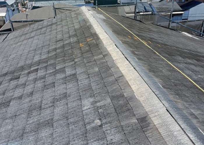 猪名川町　宝塚市で屋根カバー工事を行う前のスレート屋根