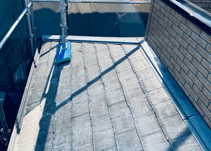 三木市でディーズルーフィングのエコグラーニを用いた種カバー工事をする前の様子