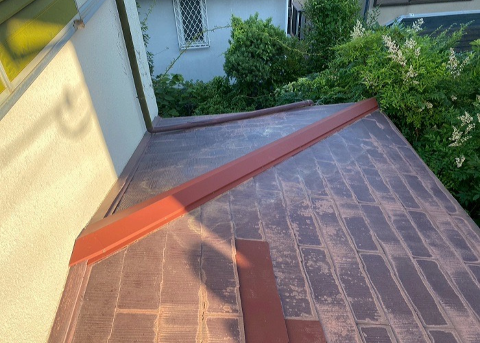 宝塚市でカラーベスト屋根の部分補修として強風被害を低価格に修理した後の様子
