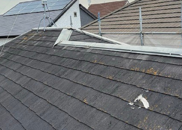 市川町のお客様へご紹介するスレート屋根へのカバー工法前の様子