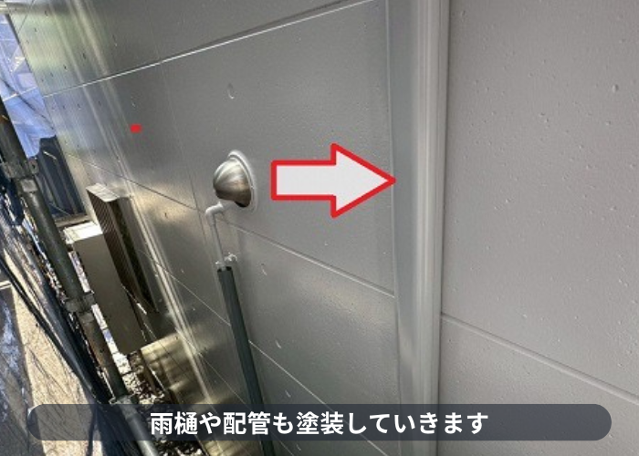 芦屋市で3階建て窯業サイディングの外壁塗装工事で配管塗装