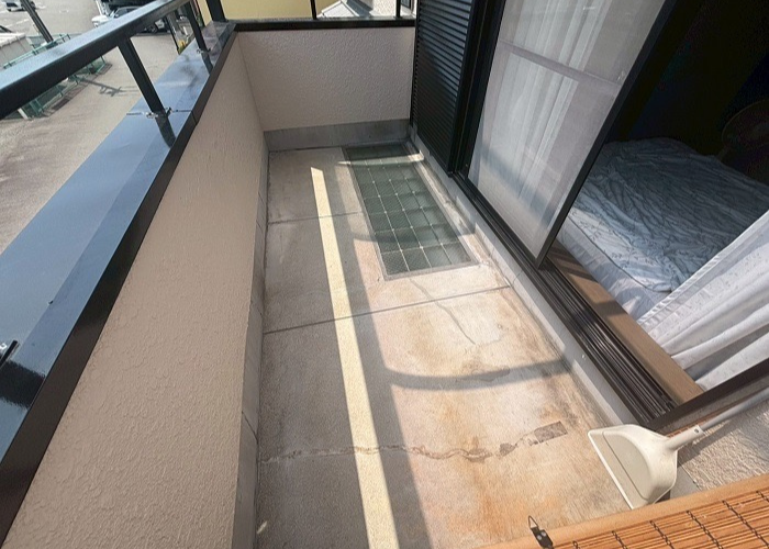 宝塚市で勾配不良の床を木下地で直してＦＲＰ防水を施す前の様子