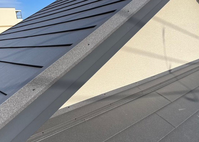 神戸市東灘区　神戸市東灘区でのコロニアル屋根カバー工事完了